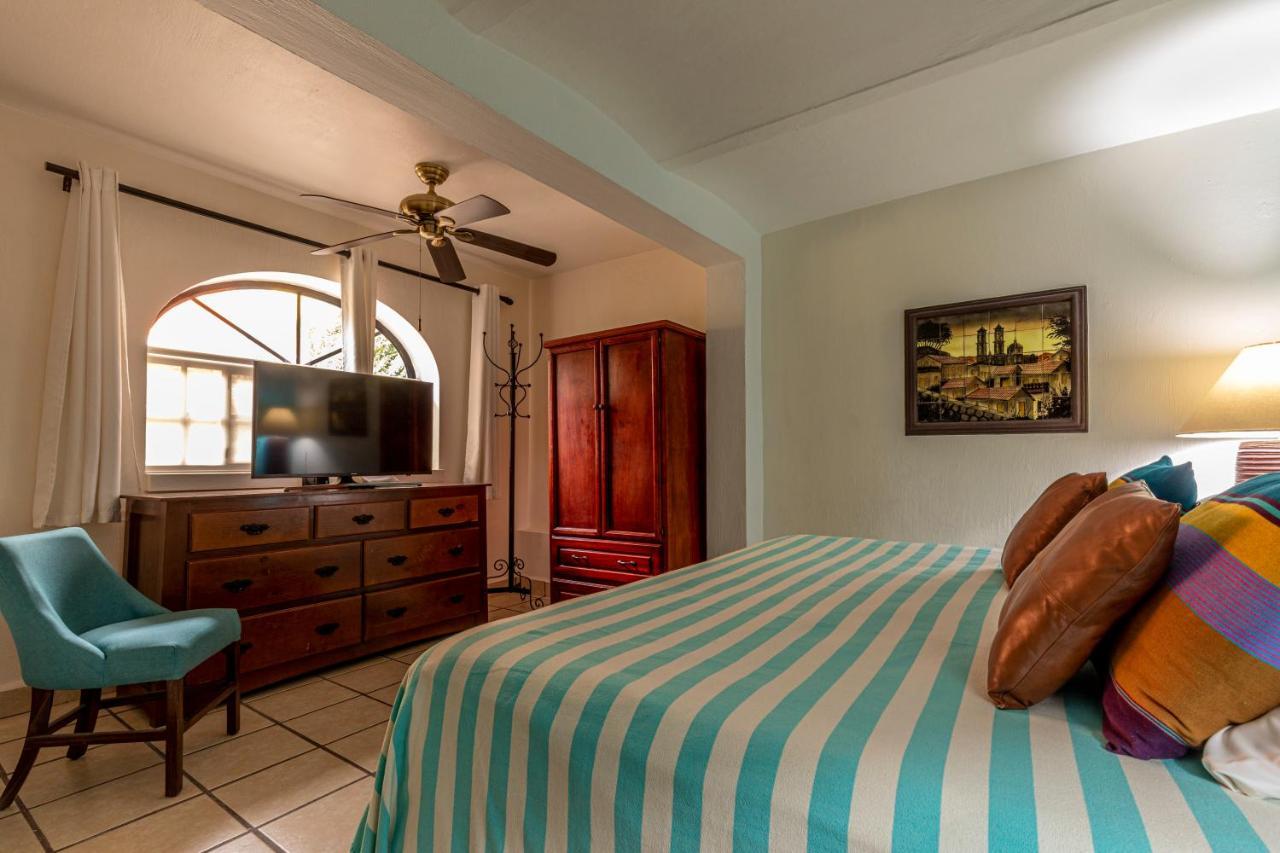Casa Del Sol Inn Ахихик Экстерьер фото