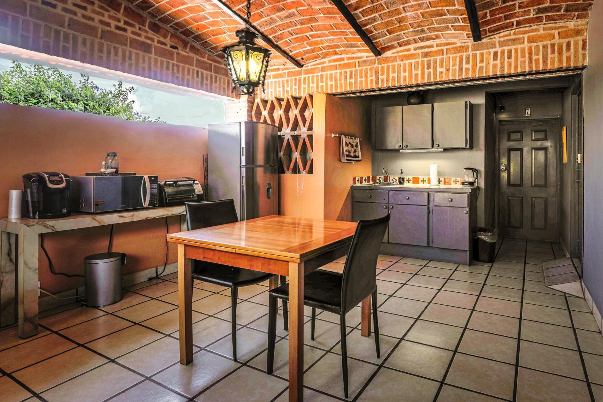 Casa Del Sol Inn Ахихик Экстерьер фото